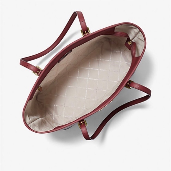 MICHAEL KORS
Jet Set Travel Large Saffiano Leather Tote Shoulder
DARK CHERRY
NWT - Picture 4 of 15